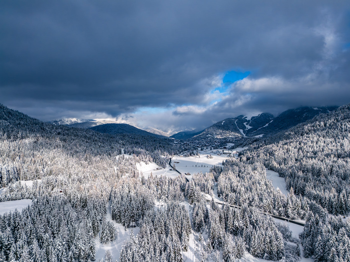 Drohne Winterlandschaft Tirol