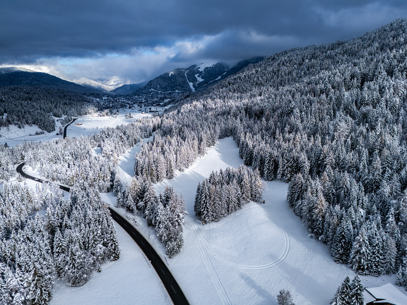 Drohne Winterwald